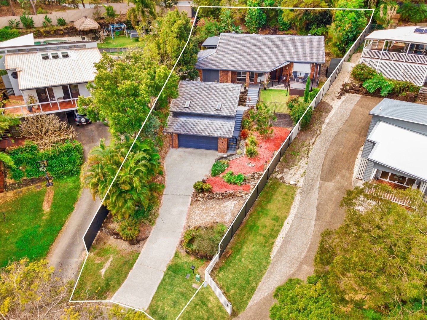 4 bedrooms House in 11 Sefton Place ROBINA QLD, 4226