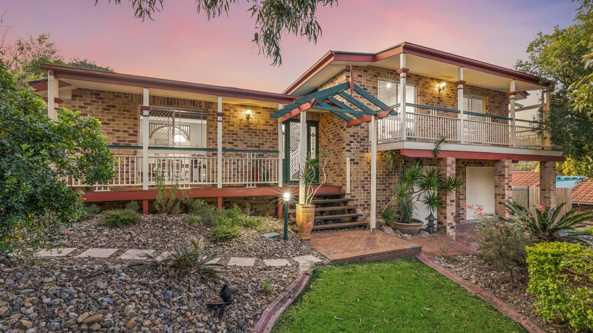 5 bedrooms House in 15 Pointer Court SHAILER PARK QLD, 4128