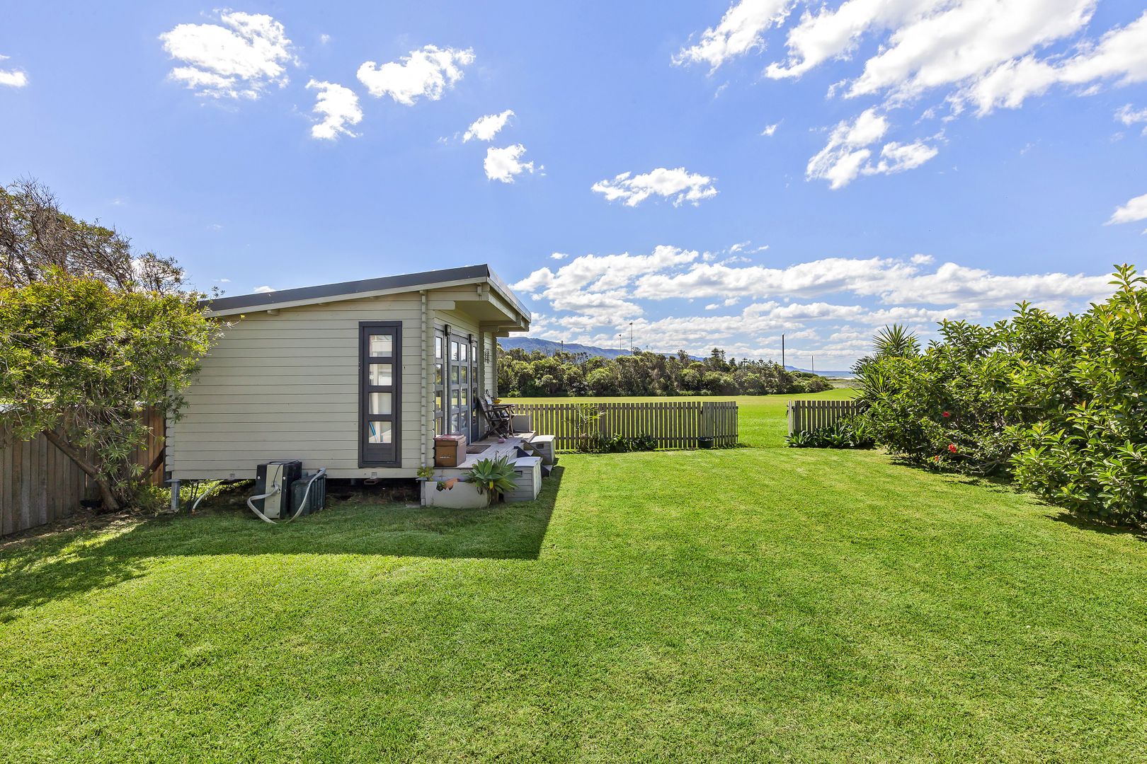 1 bedrooms Apartment / Unit / Flat in 6B Kareela Road WOONONA NSW, 2517