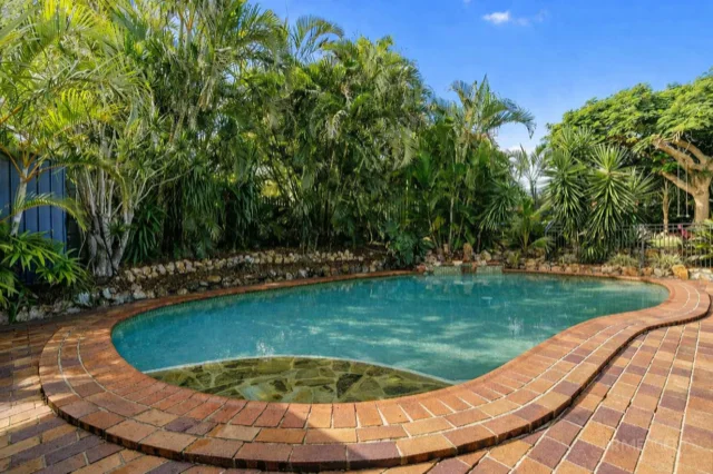 12 Michelle Drive, Point Vernon QLD 4655