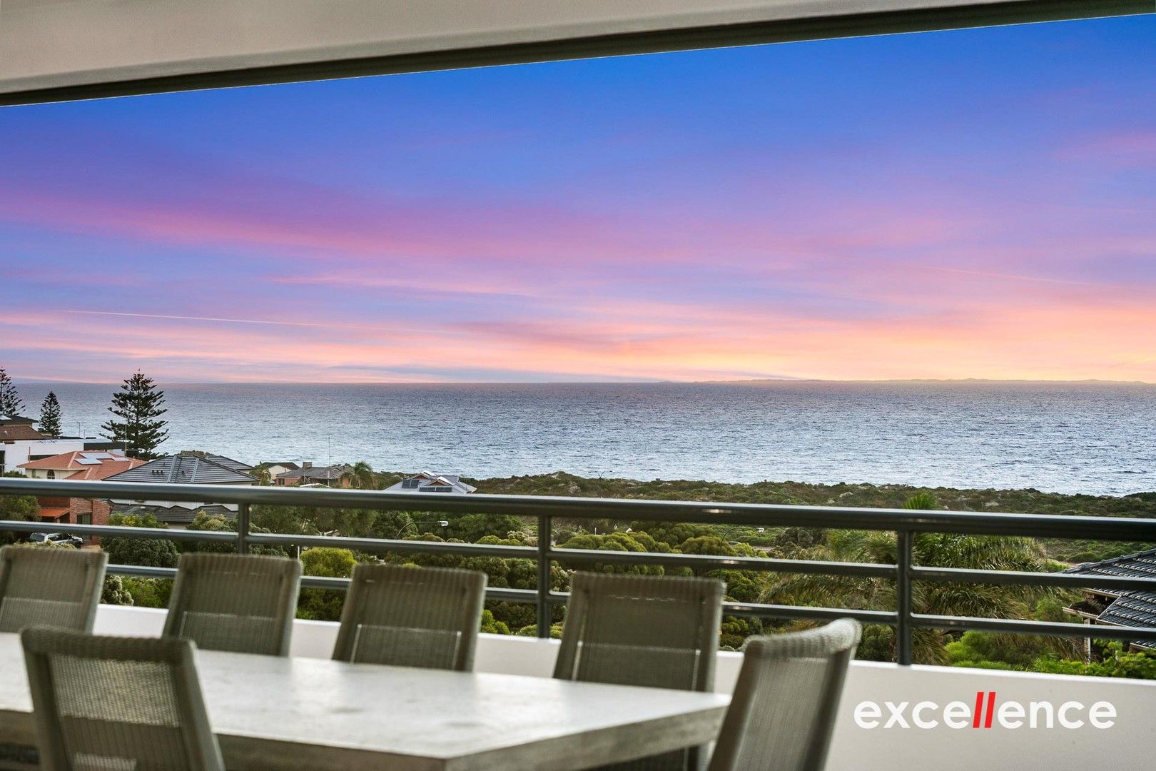 5 bedrooms House in 6 Yaltara Road CITY BEACH WA, 6015