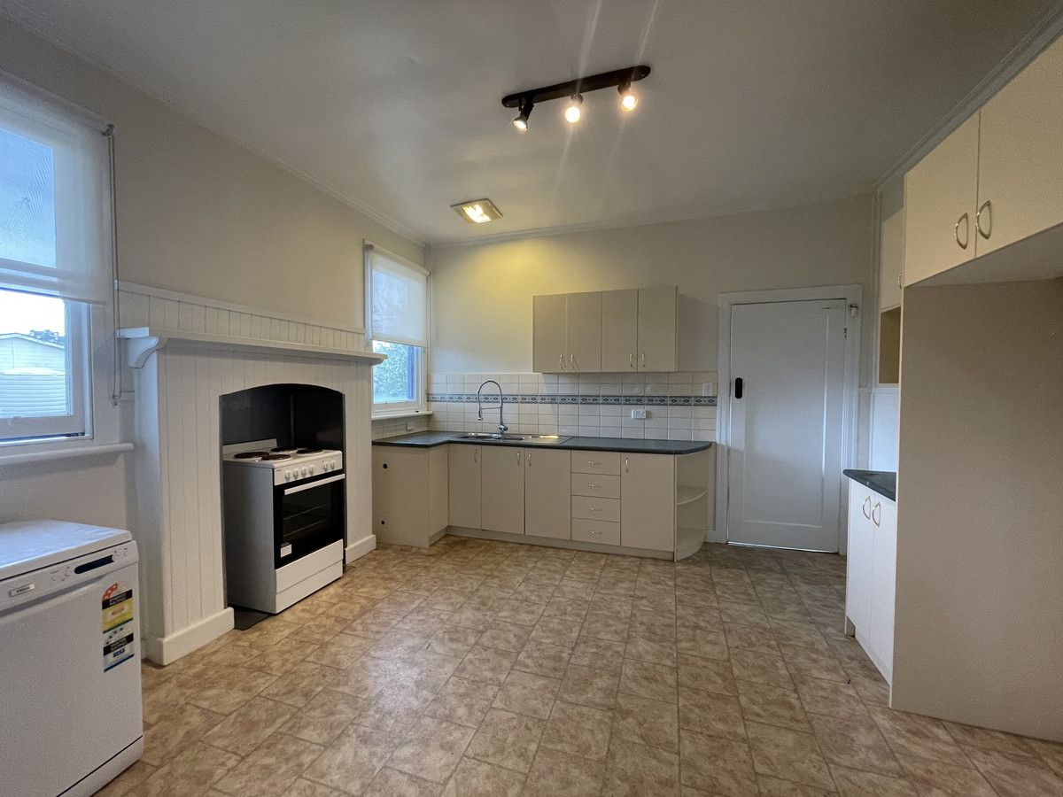 35 Parker Street, Dunkeld VIC 3294 House For Rent Domain