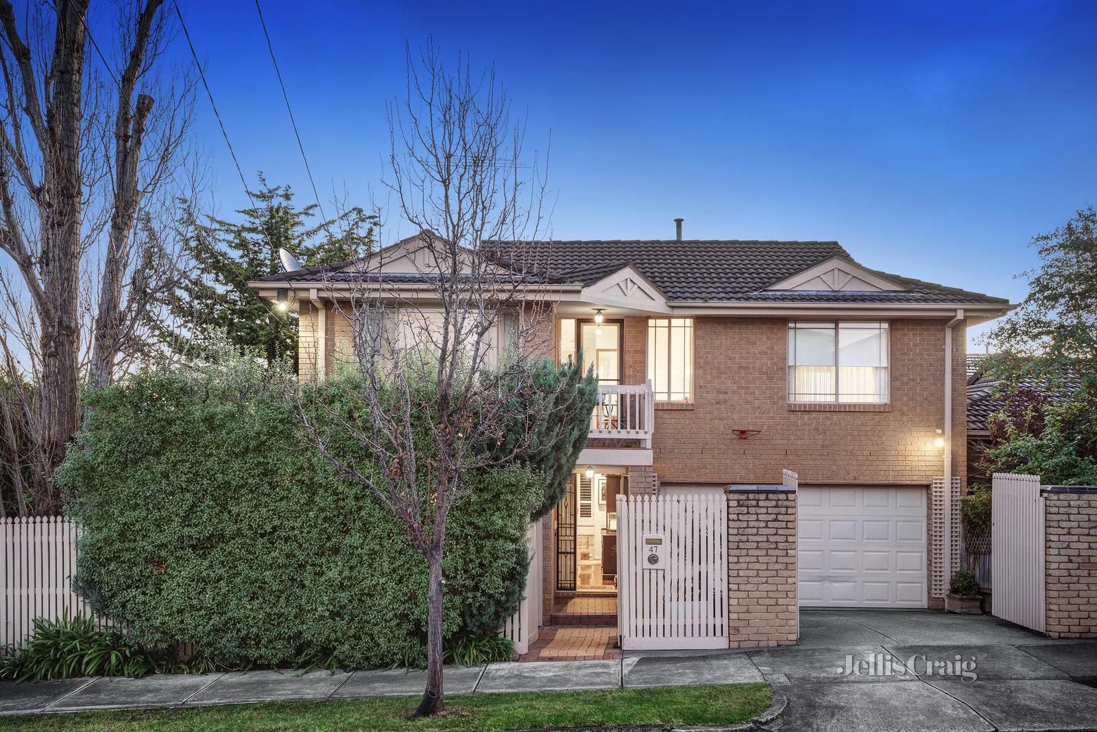 4 bedrooms Townhouse in 47 Helene Street BULLEEN VIC, 3105