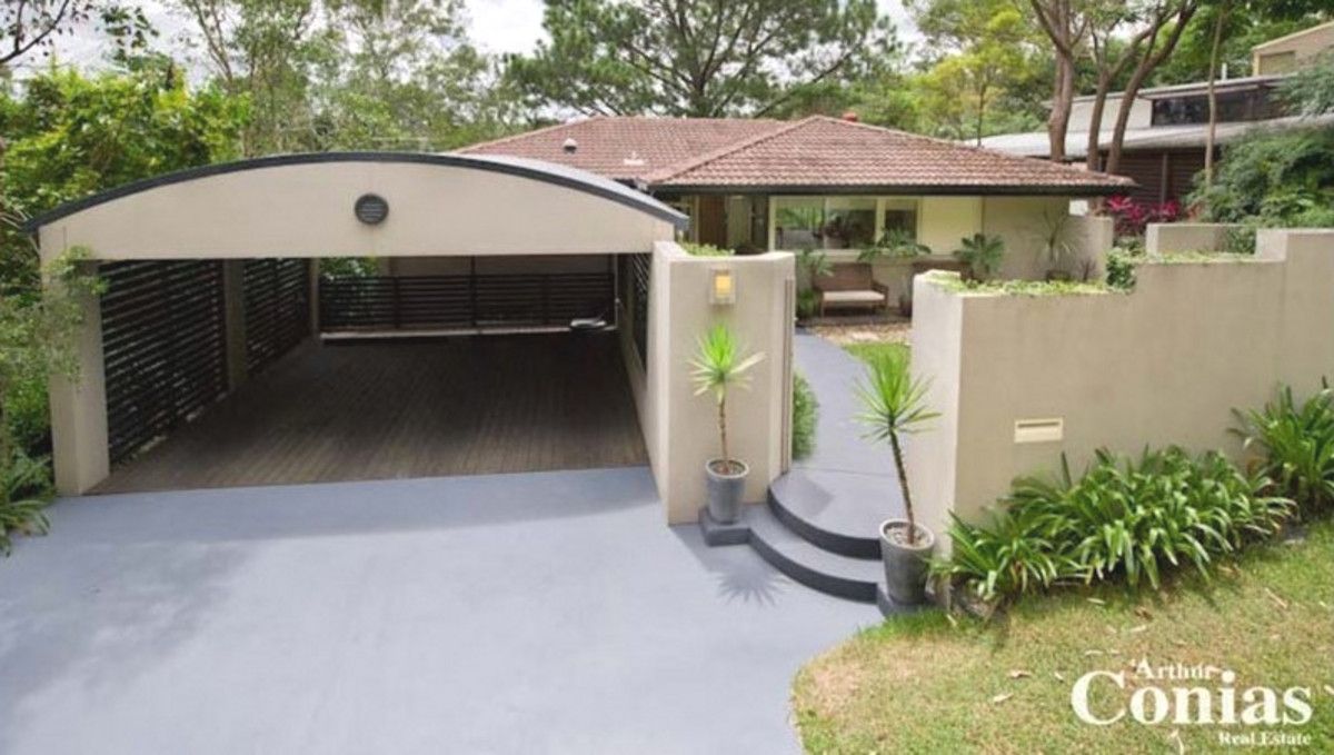 5 bedrooms House in 46 Bellata Street THE GAP QLD, 4061