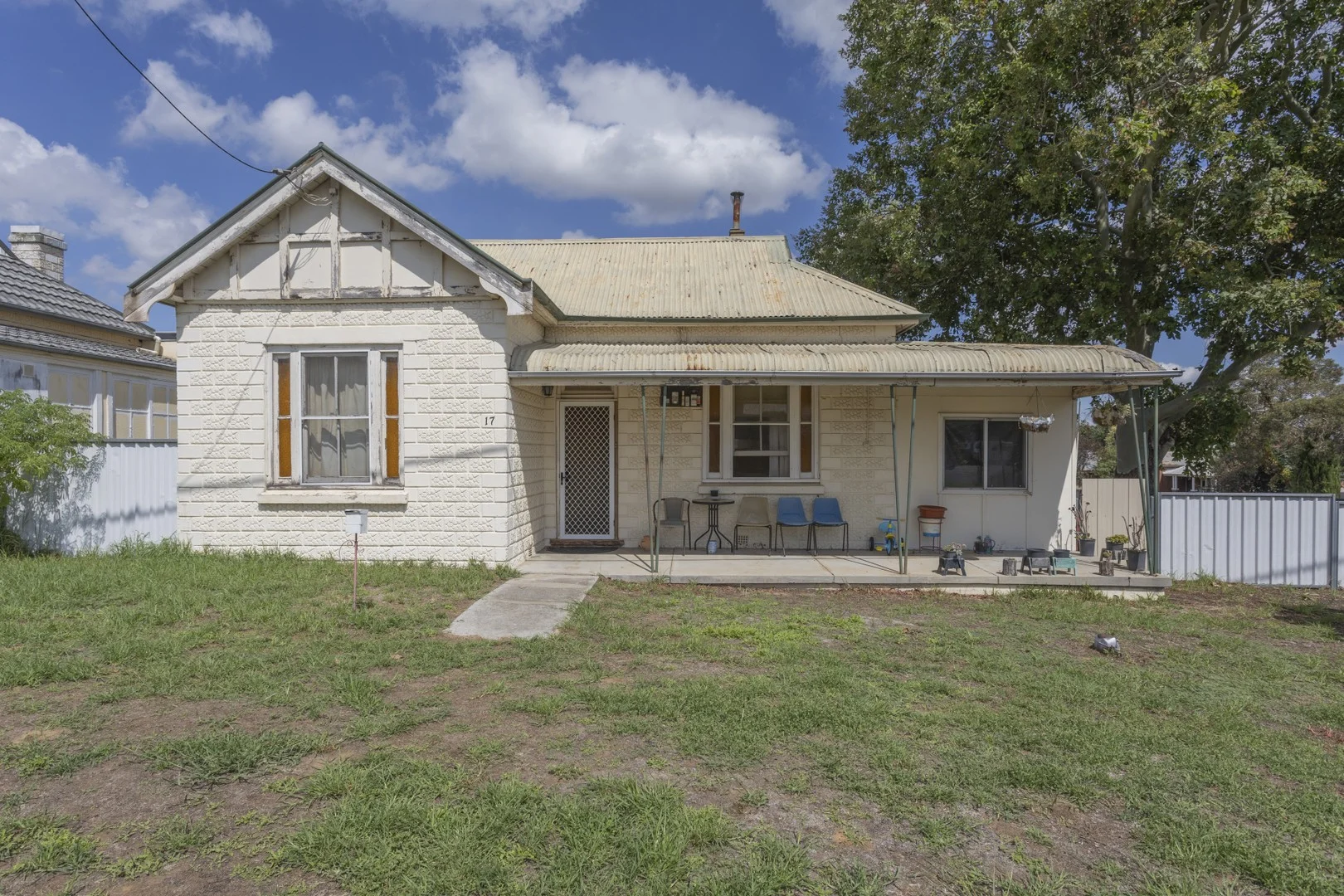 17 Parkes Street, Cowra NSW 2794