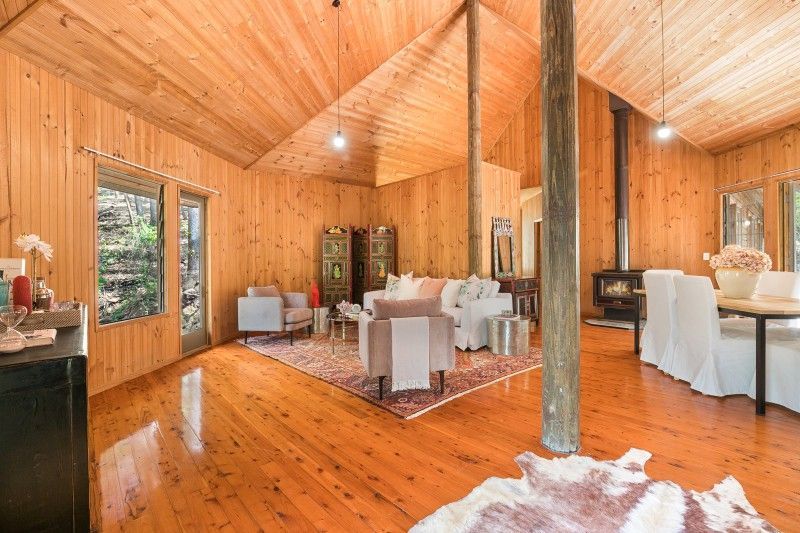 4 bedrooms House in 12 Dewrang Street CHAPEL HILL QLD, 4069