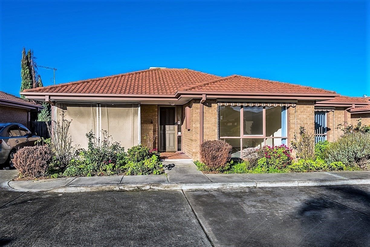 2 bedrooms Apartment / Unit / Flat in 4/33 Fintonia Road NOBLE PARK VIC, 3174