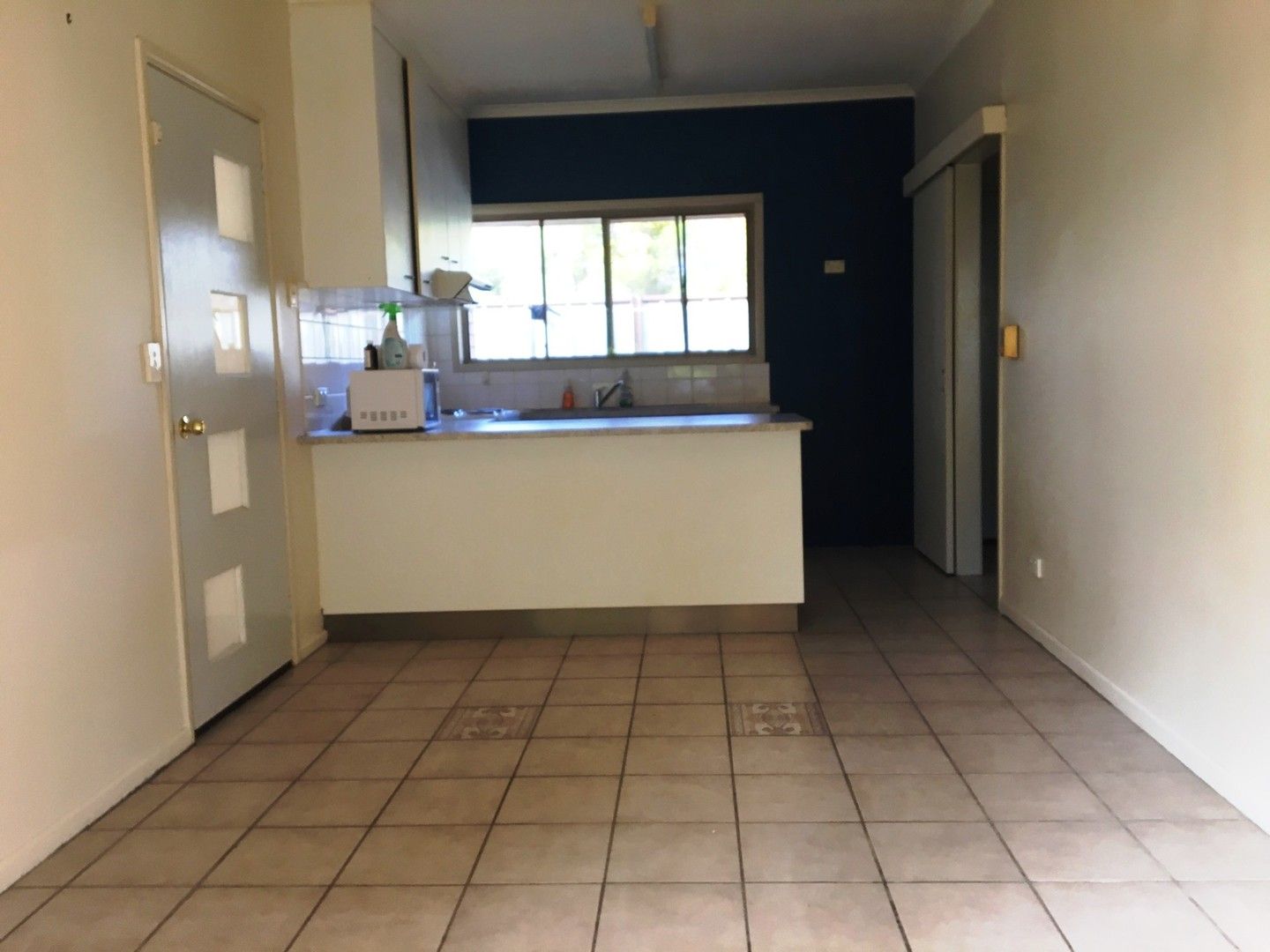 1 bedrooms Apartment / Unit / Flat in Unit 7/4 Andrea Pl EMERALD QLD, 4720