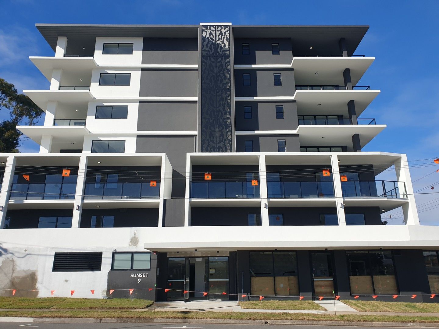 2 bedrooms Apartment / Unit / Flat in violet REDCLIFFE QLD, 4020