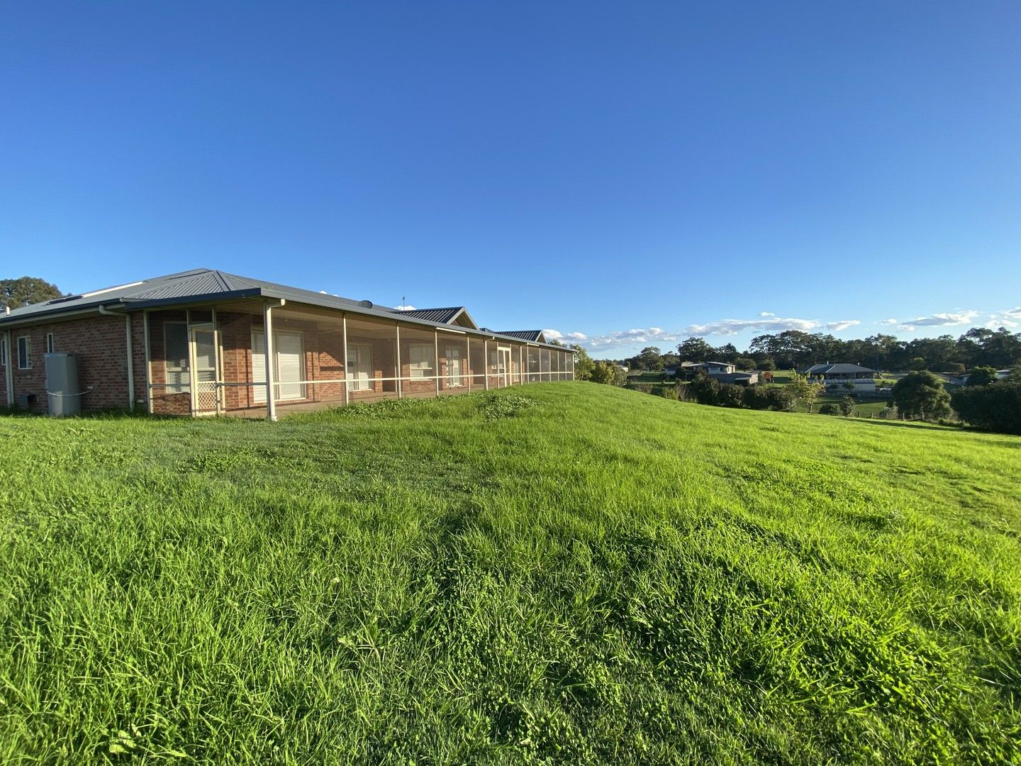 5 bedrooms House in 36 Tea Tree Avenue ABERGLASSLYN NSW, 2320