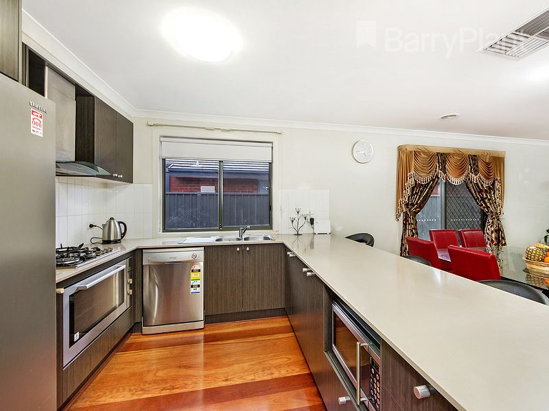 5 Loxwood Court, Deer Park VIC 3023, Image 1