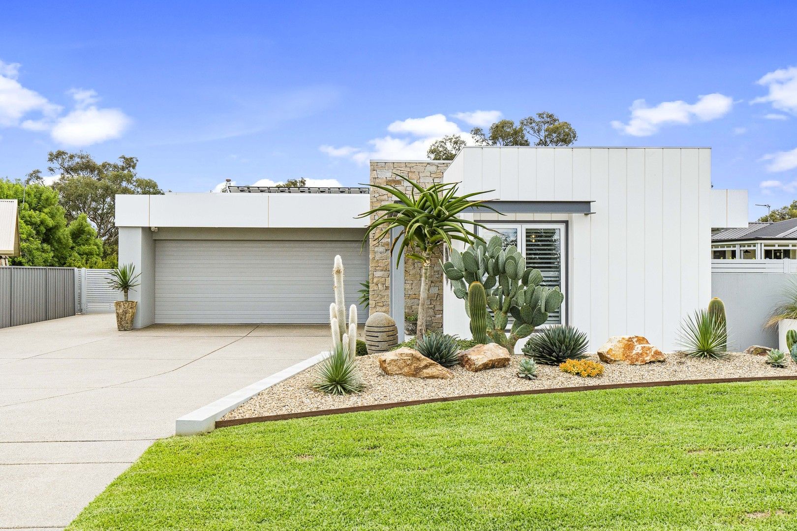 97 Lakehaven Drive, Lake Albert NSW 2650, Image 1