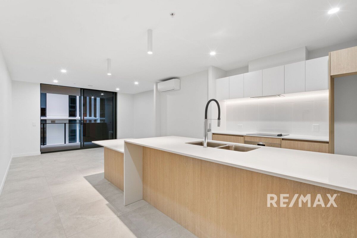 2 bedrooms Apartment / Unit / Flat in 602/21 Carl Street WOOLLOONGABBA QLD, 4102