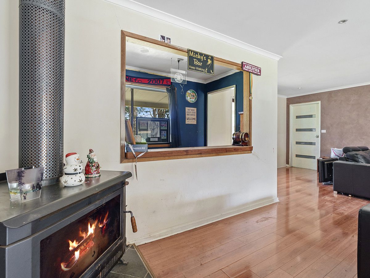 12 Dunbar Road, Myrniong VIC 3341, Image 2