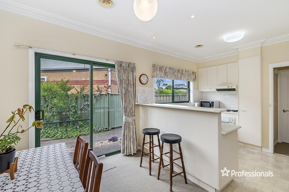 2 Lakeside Court, Hamilton VIC 3300, Image 2