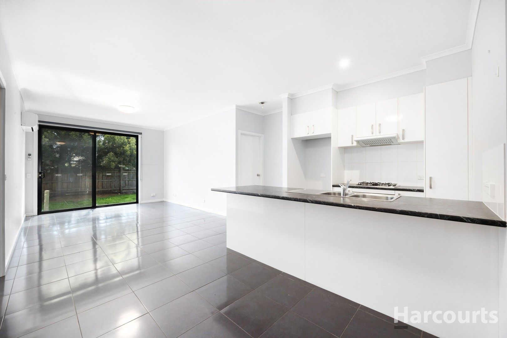 4/17A Hawker Street, Moe VIC 3825, Image 2