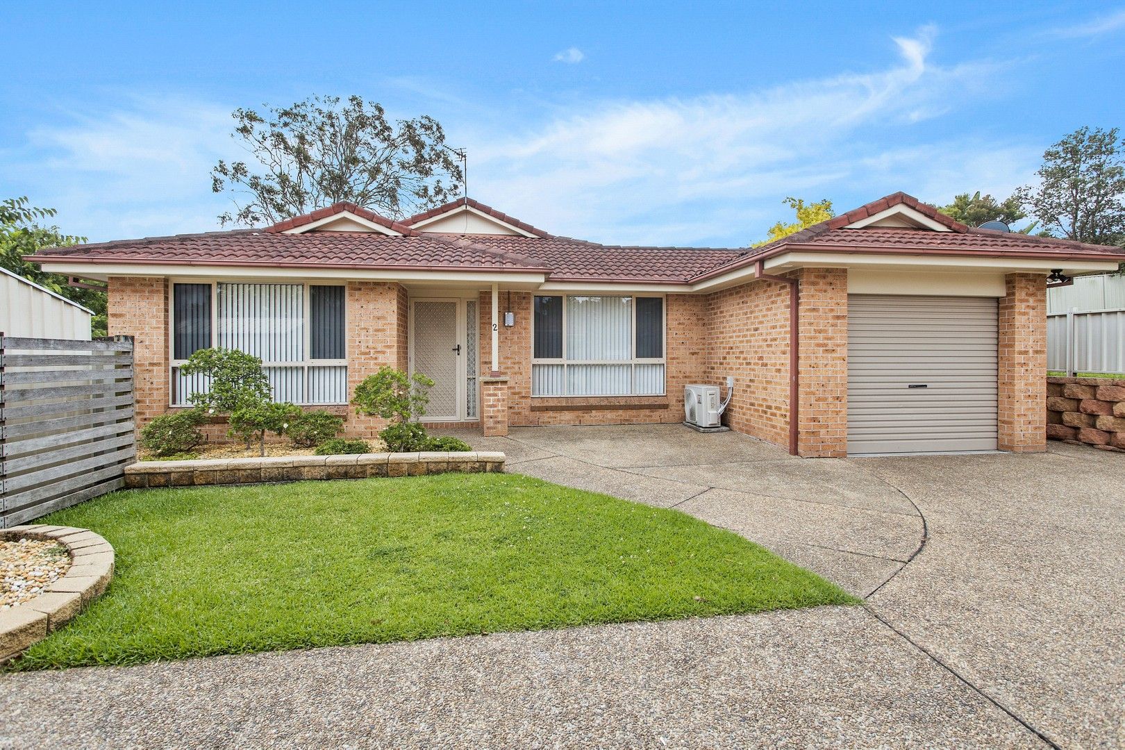 3 bedrooms Villa in 2/124 Ocean Street MOUNT SAINT THOMAS NSW, 2500