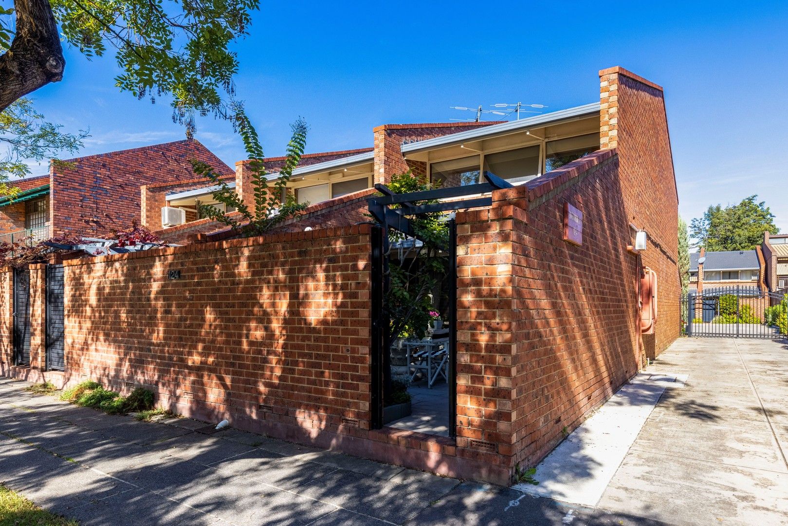 2 bedrooms Townhouse in 3/124 Barton Terrace NORTH ADELAIDE SA, 5006
