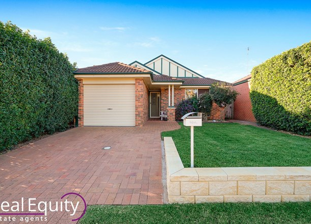 25 Ellesmere Court, Wattle Grove NSW 2173