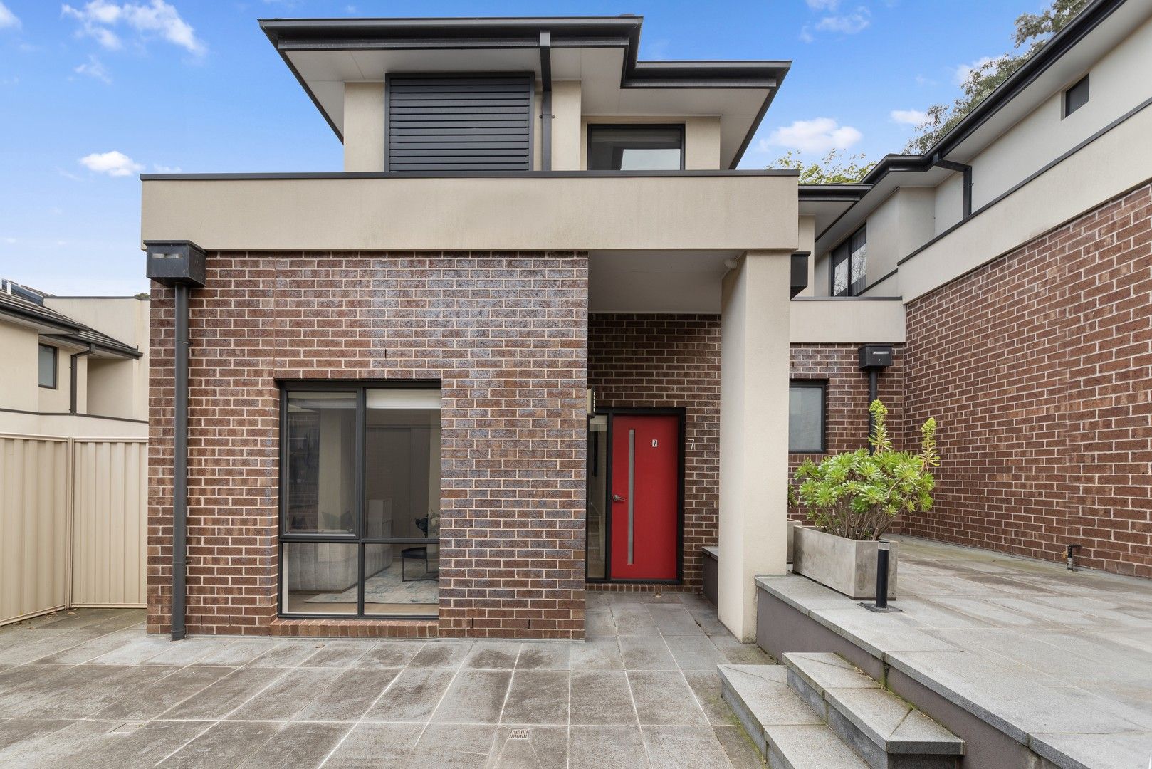 3 bedrooms Townhouse in 7/13-17 Forster Road MOUNT WAVERLEY VIC, 3149