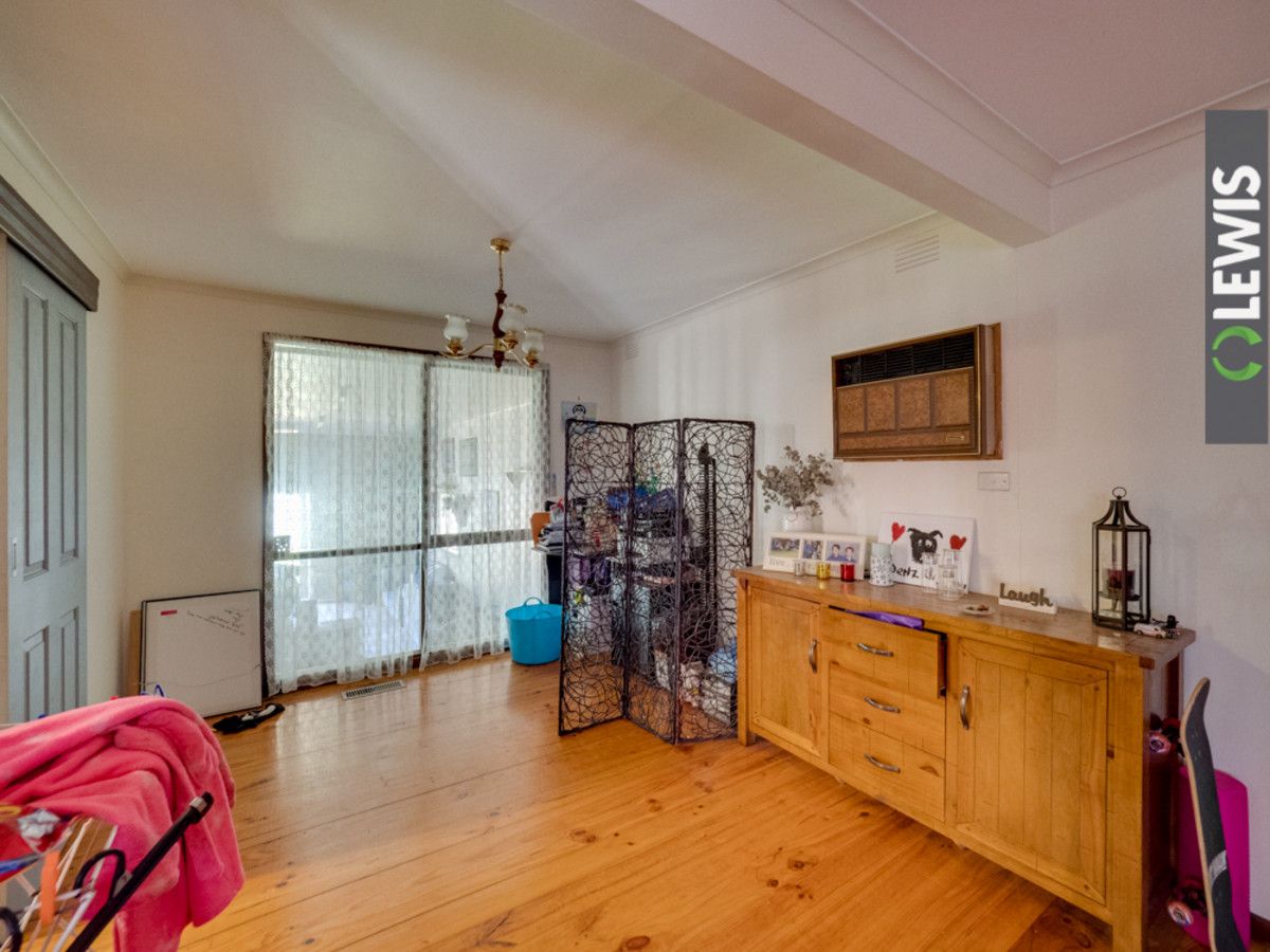 27 Trevallyn Close, Montrose VIC 3765, Image 2