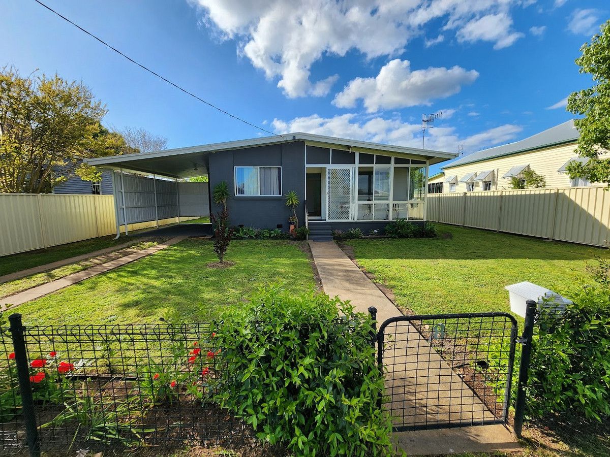 3 bedrooms House in 8 Nolan Street CROWS NEST QLD, 4355