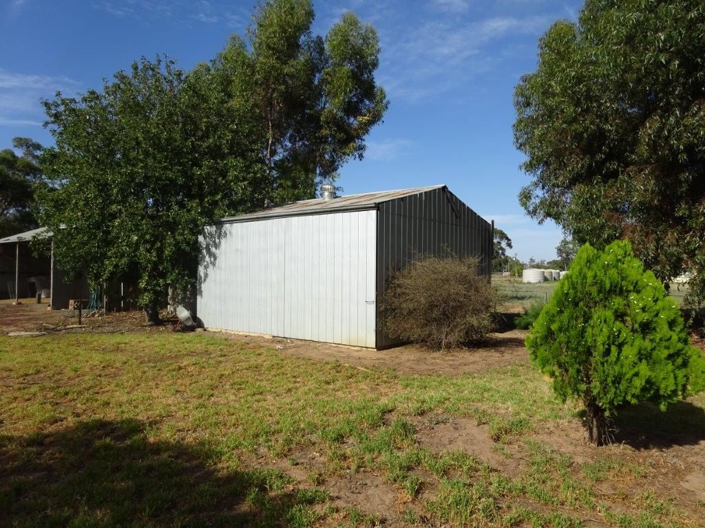 18 MEW LANE, Bamawm VIC 3561, Image 2