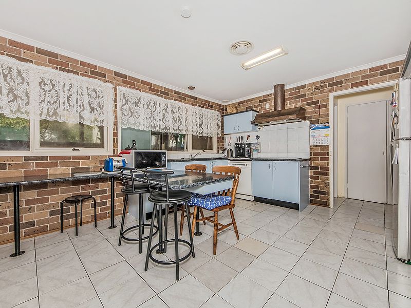 28 Elgata Crescent, Bradbury NSW 2560, Image 2