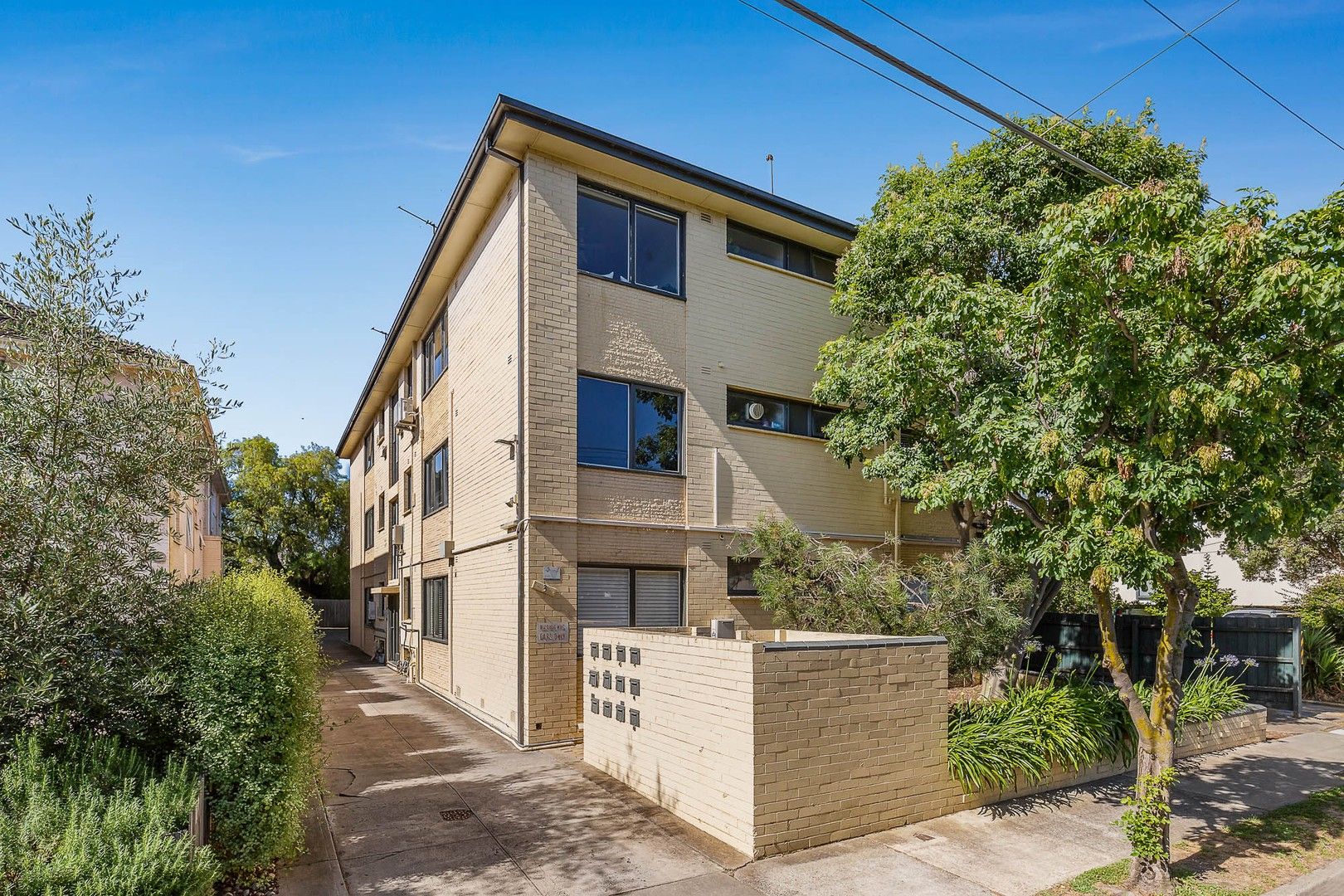 1 bedrooms Apartment / Unit / Flat in 12/3 Ellesmere Road WINDSOR VIC, 3181