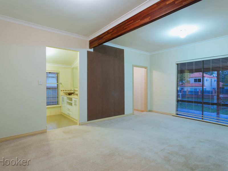 52 Peninsula Road, MAYLANDS WA 6051, Image 2