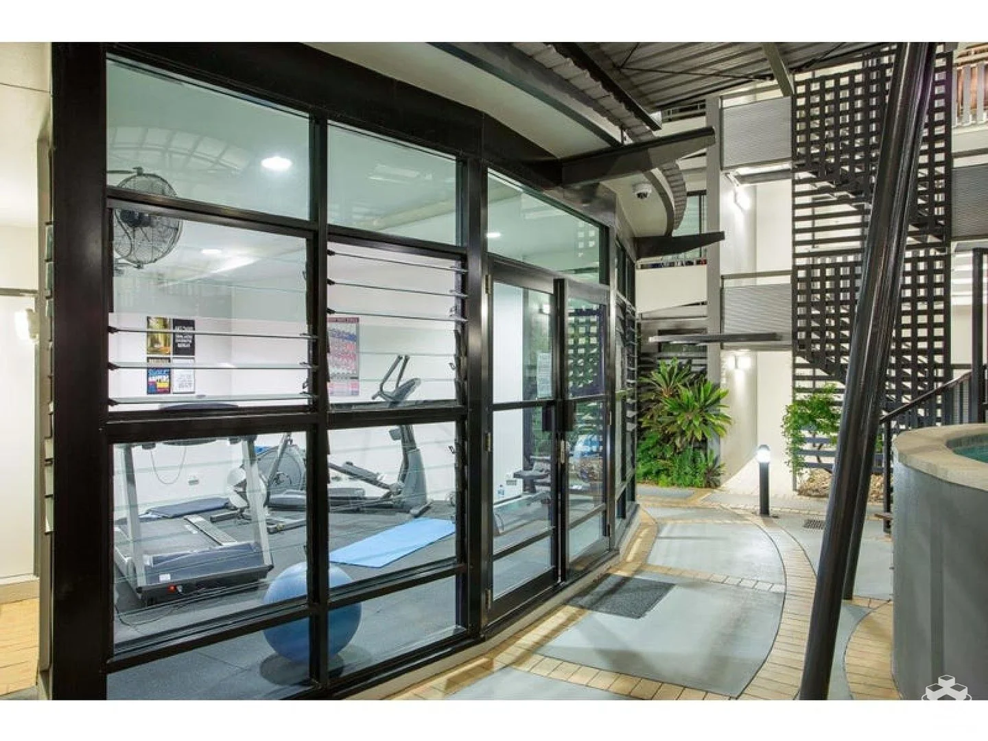 Additional image 10 of ID:21172359/139 Commercial Road, Teneriffe QLD 4005