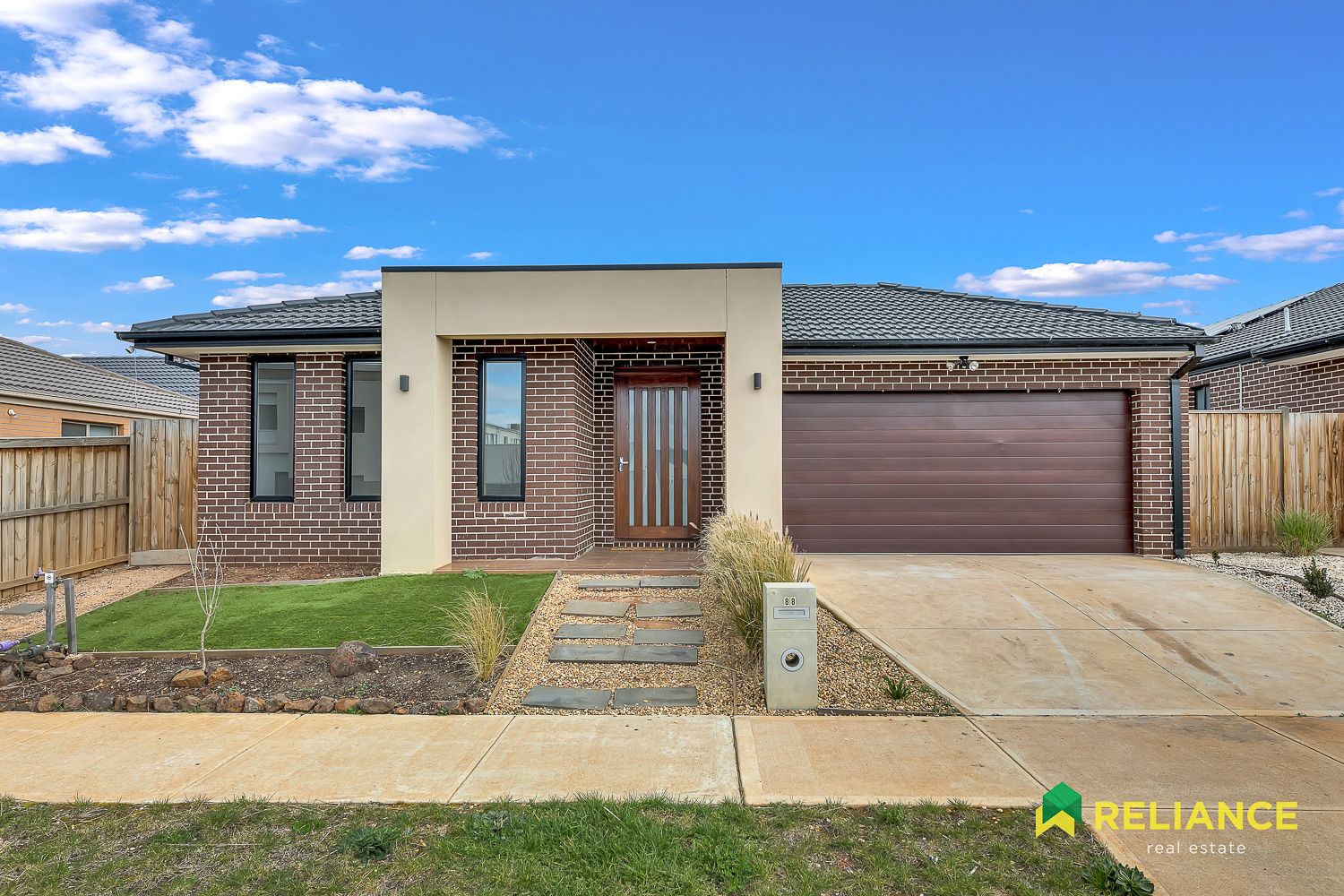 4 bedrooms House in 88 Bromley Circuit THORNHILL PARK VIC, 3335
