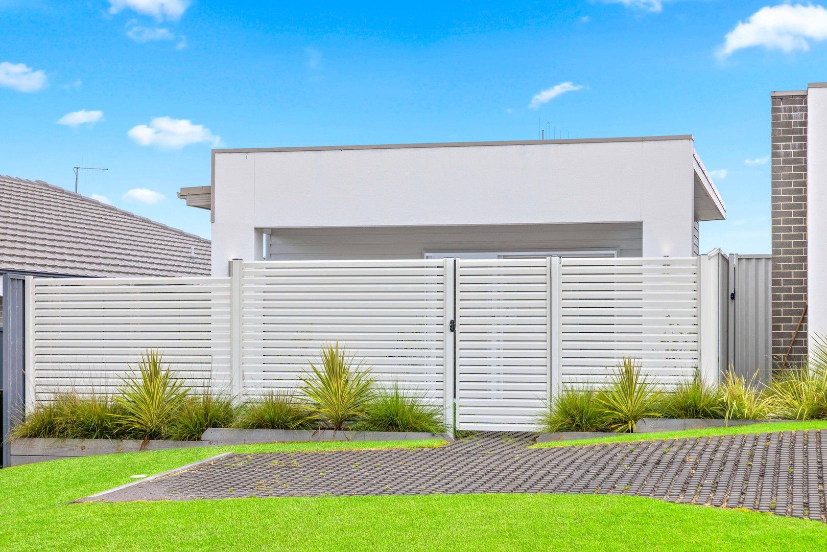 1 bedrooms House in 8a Caitlin Darcy Parkway PORT MACQUARIE NSW, 2444