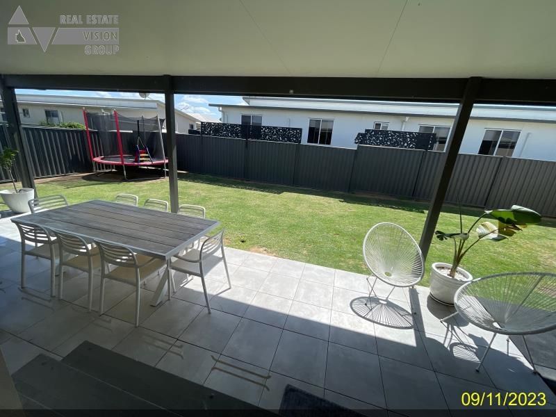 14 Hunter St, Blackwater QLD 4717, Image 2