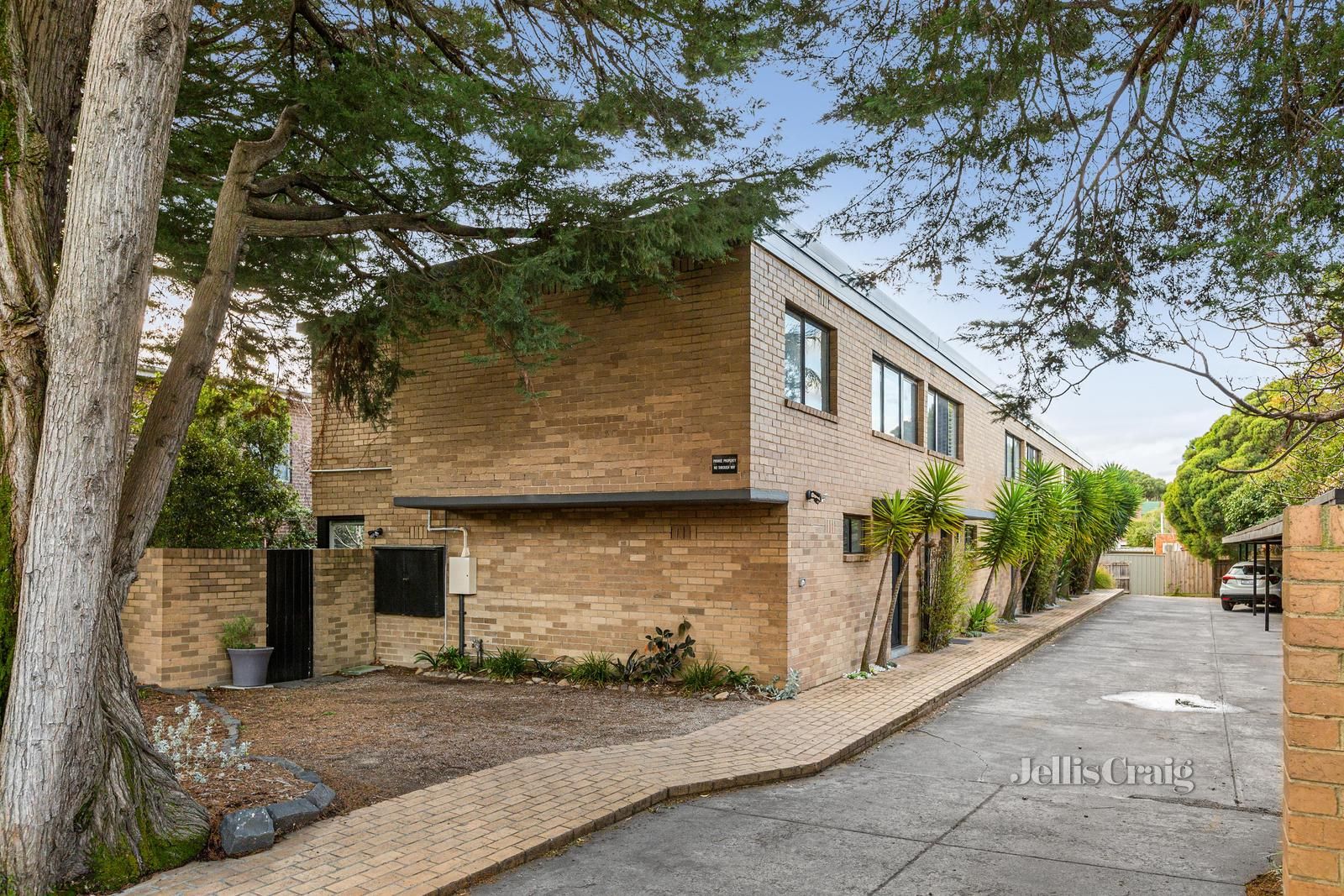 2 bedrooms Townhouse in 2/1541 Malvern Road GLEN IRIS VIC, 3146