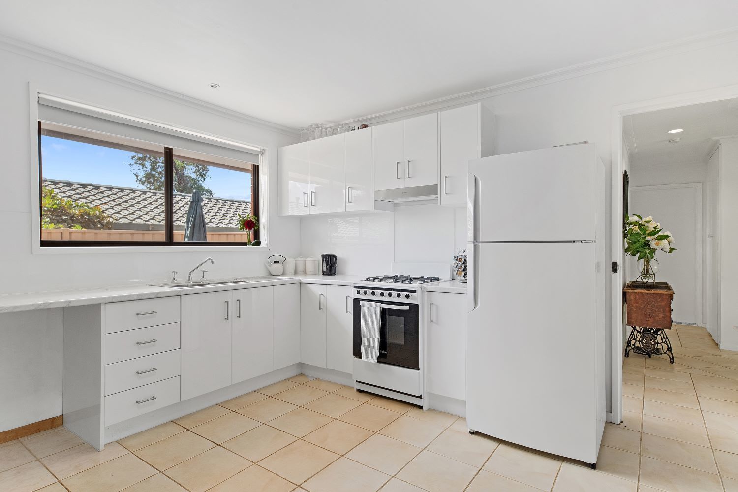 1/1 Nandina Court, Strathdale VIC 3550, Image 2