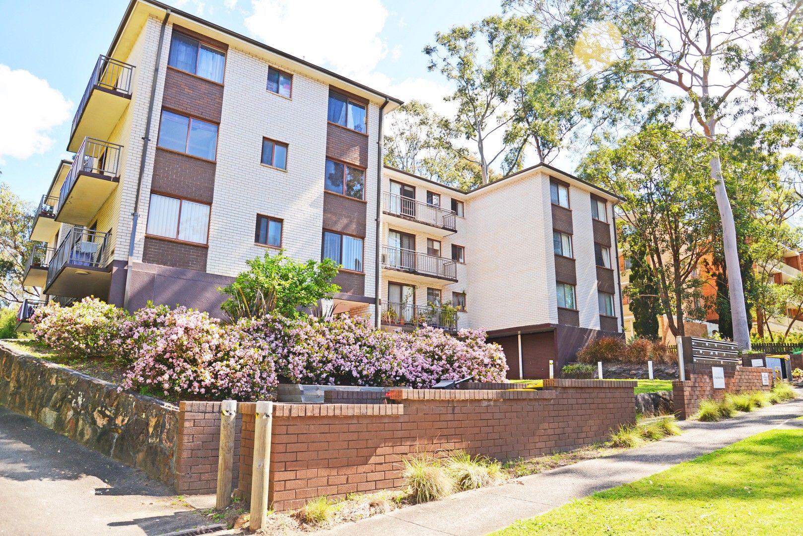 2 bedrooms Apartment / Unit / Flat in 17/5 peach tree road MACQUARIE PARK NSW, 2113