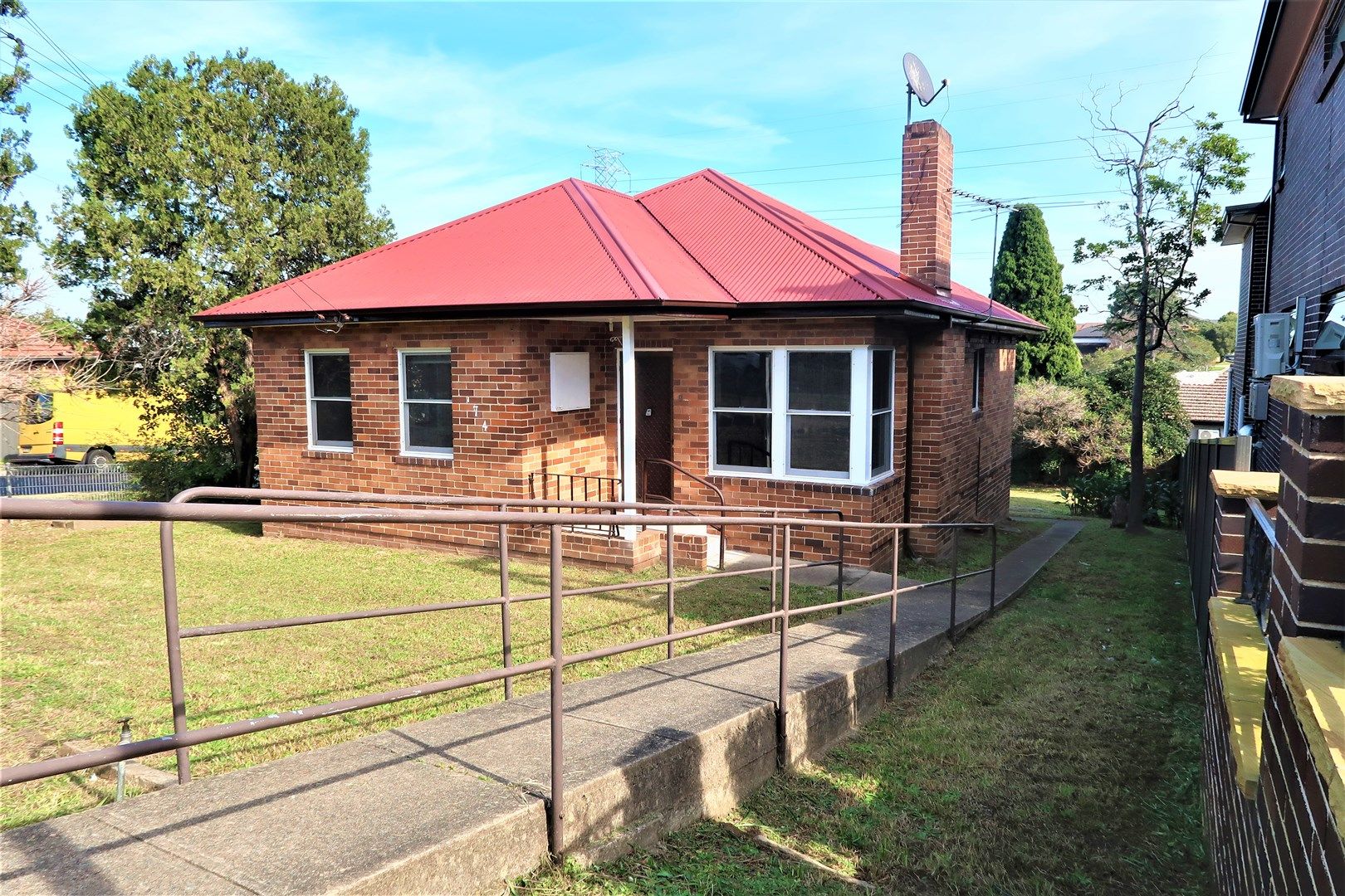 174 Hillcrest Avenue, Mount Lewis NSW 2190, Image 0