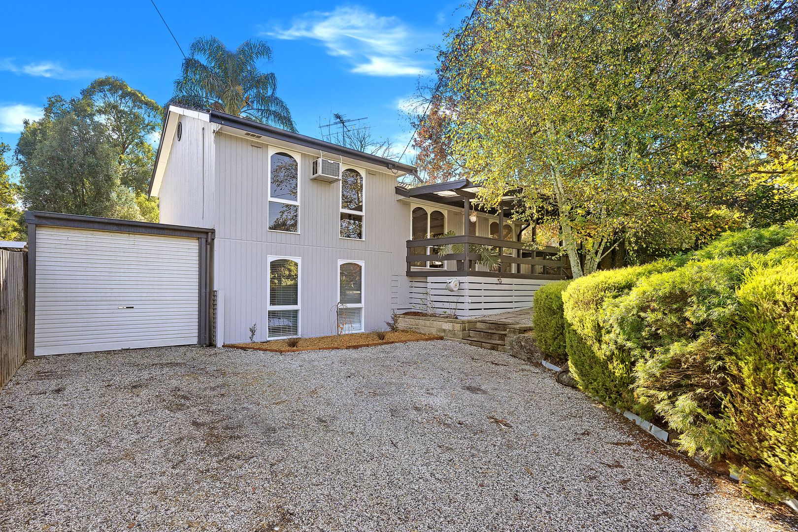 11 Valewood Drive, Launching Place VIC 3139
