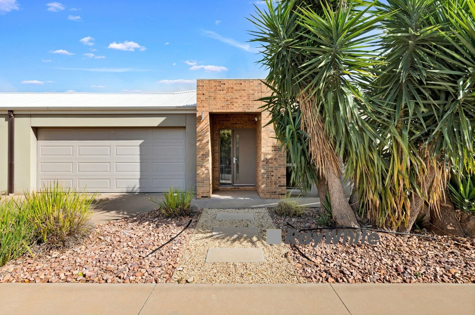 3 bedrooms House in 15 Wisteria Way MILDURA VIC, 3500