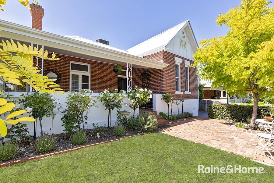 77 Fitzroy Street, Tamworth NSW 2340 Domain