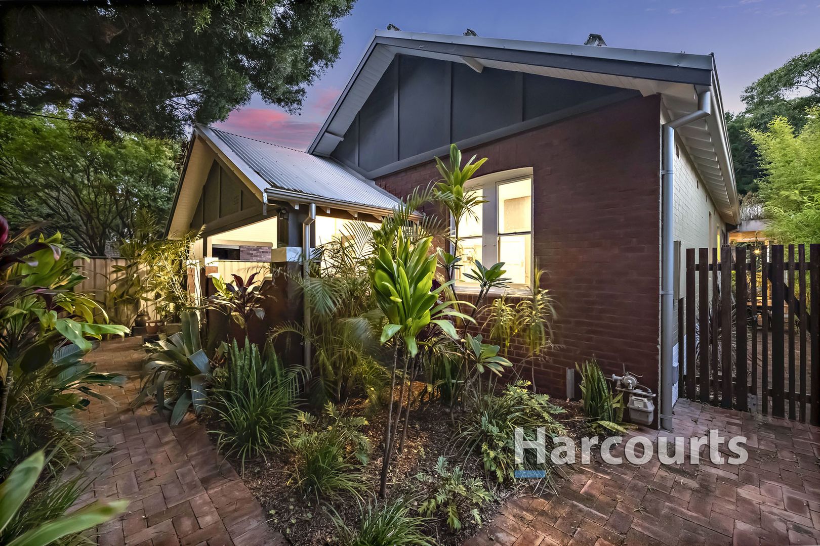 8 Kitchener Parade, Mayfield East NSW 2304, Image 1