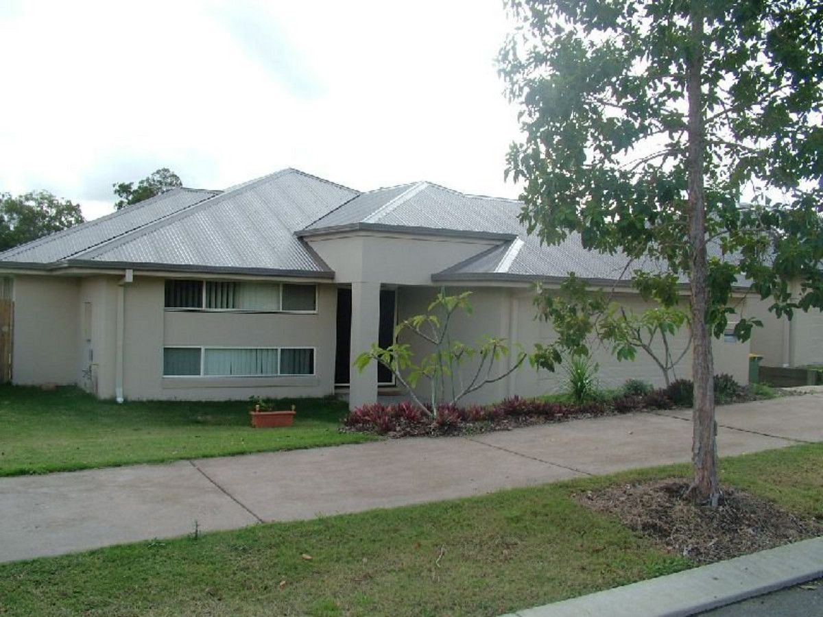 4 bedrooms House in 10 Lauradale Crescent ORMEAU QLD, 4208