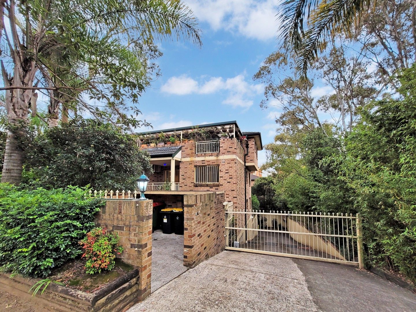 2 bedrooms Apartment / Unit / Flat in 10/131-133 Meredith Street BANKSTOWN NSW, 2200