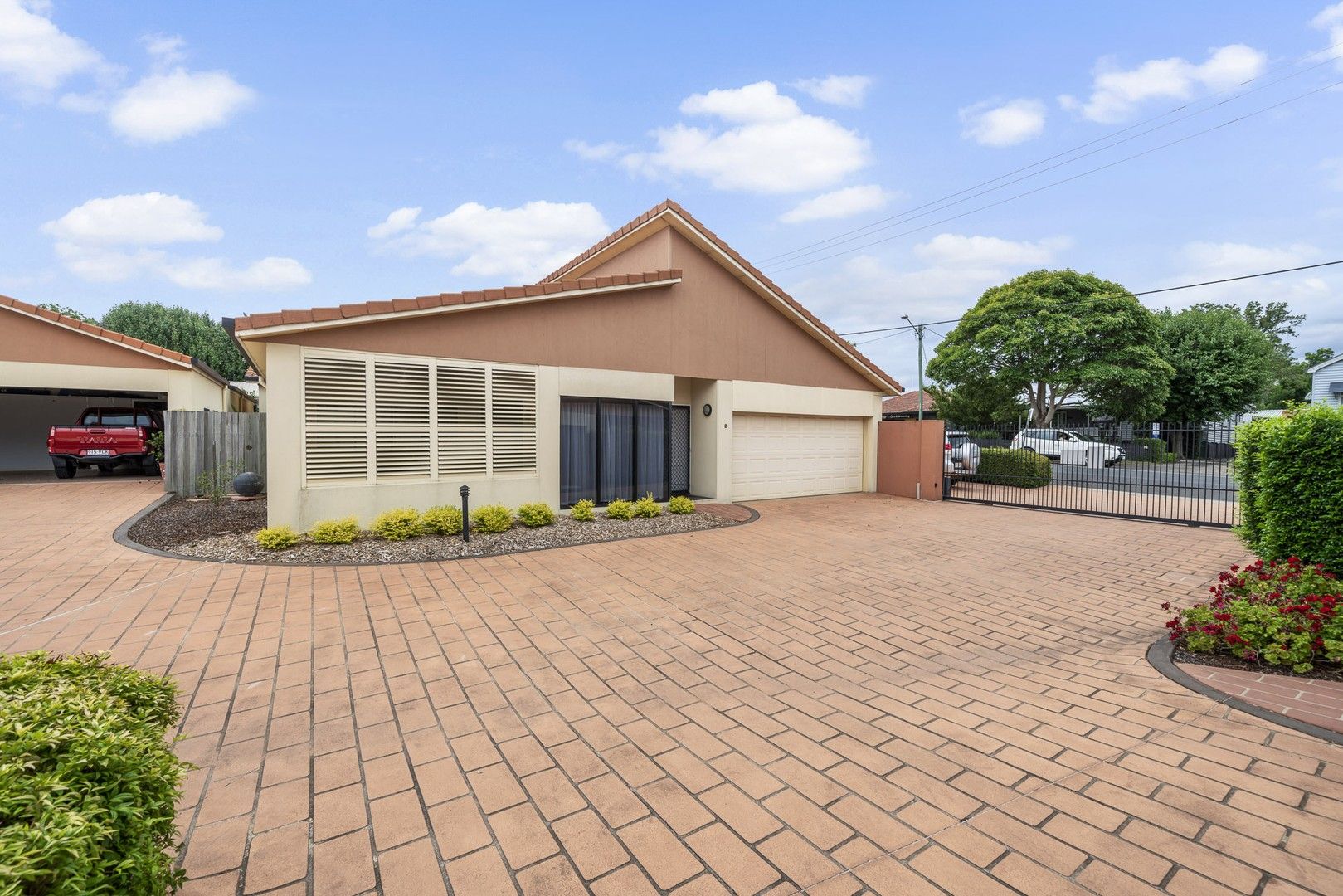 2/224 Herries Street, Newtown QLD 4350, Image 0