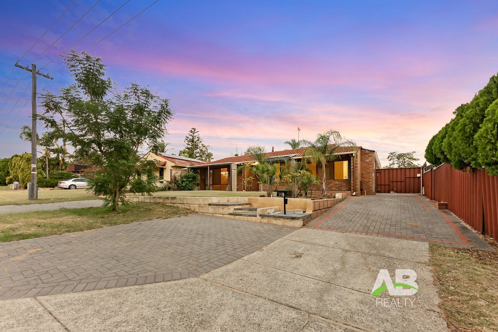 37 Manbari Crescent, Wanneroo WA 6065, Image 0