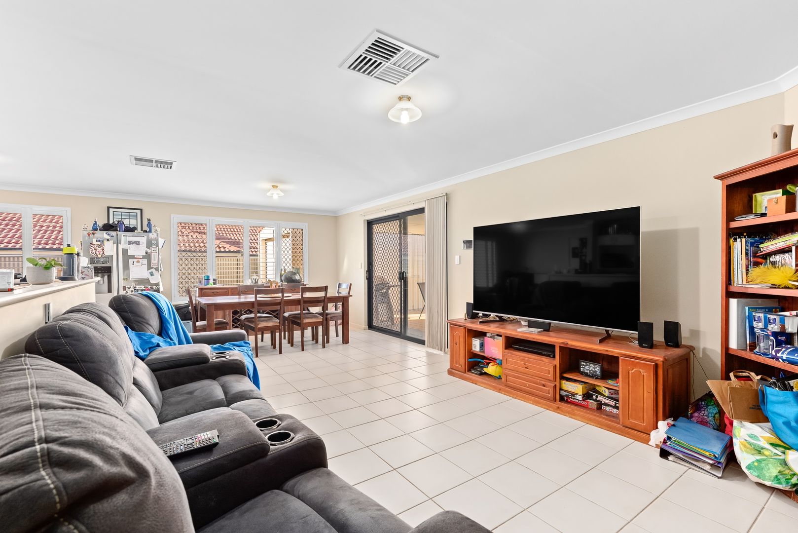 109 Harrington Waters Drive, Waikiki WA 6169, Image 2