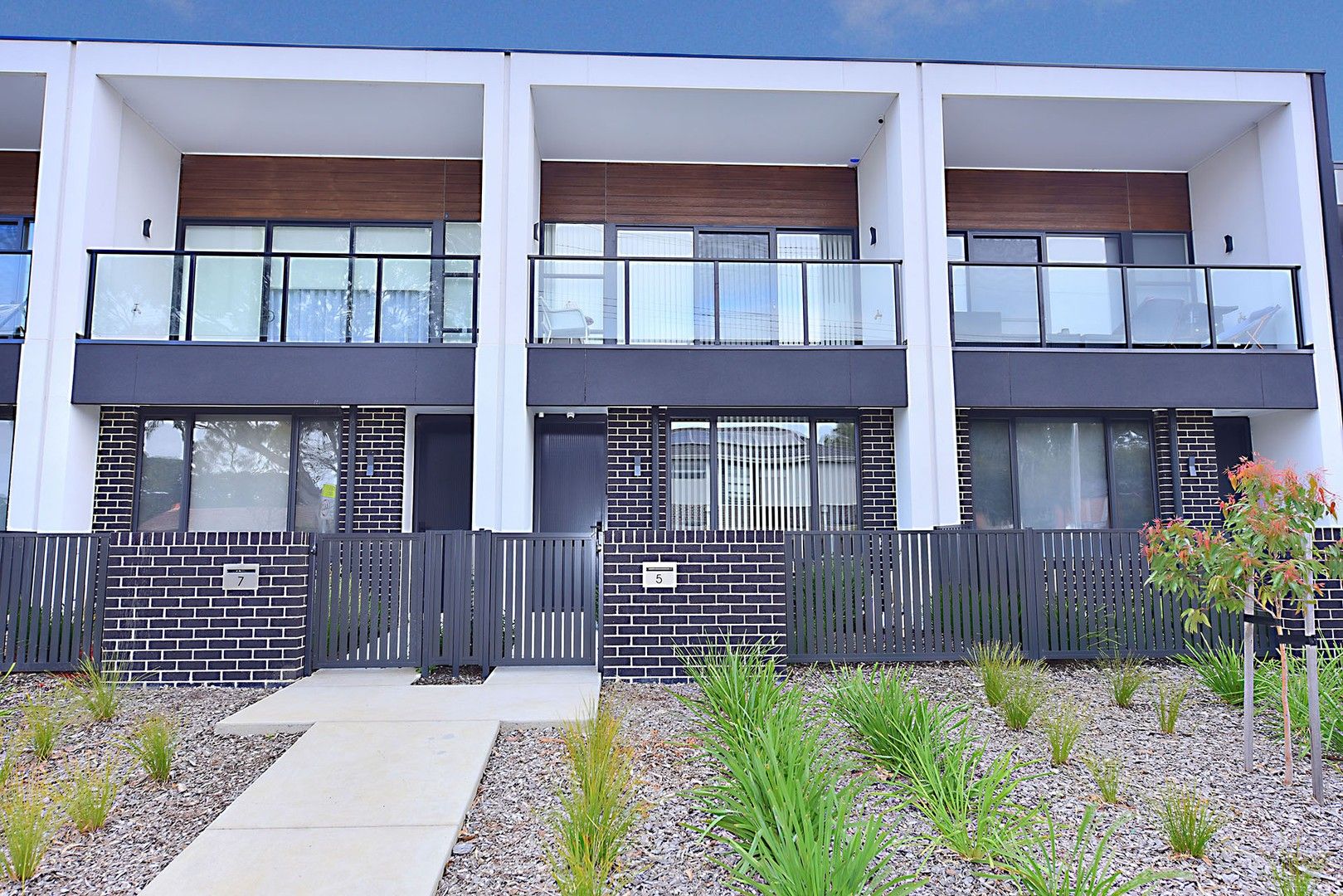 5 Calibre Retreat, Keysborough VIC 3173 Townhouse For Rent 650