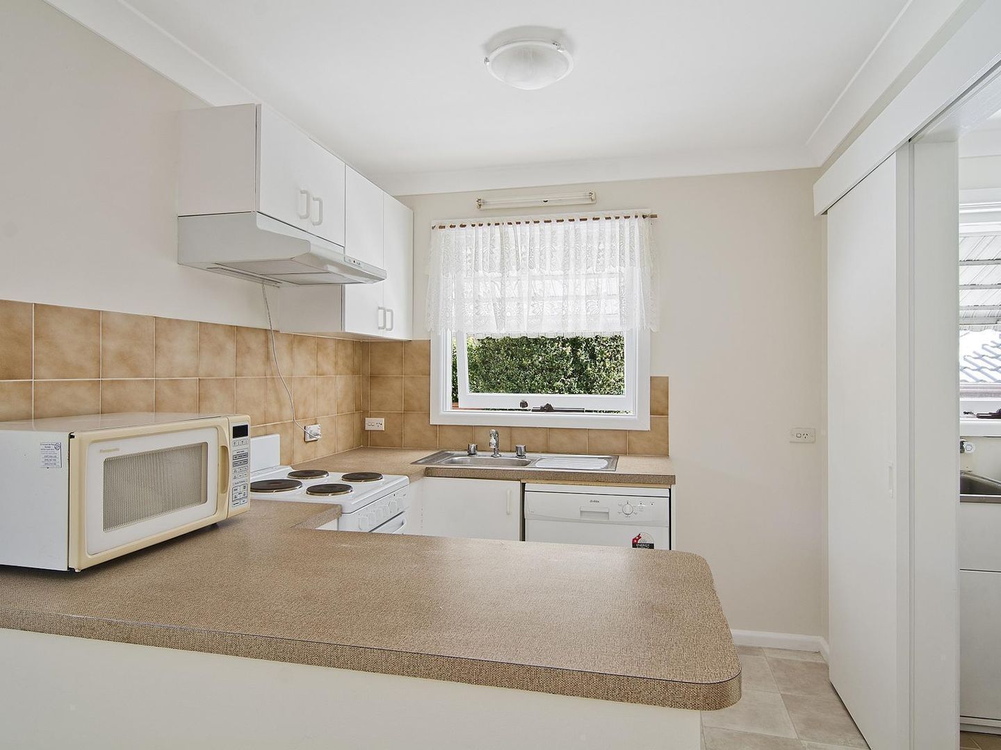 43A Victoria Avenue, Middle Cove NSW 2068, Image 2