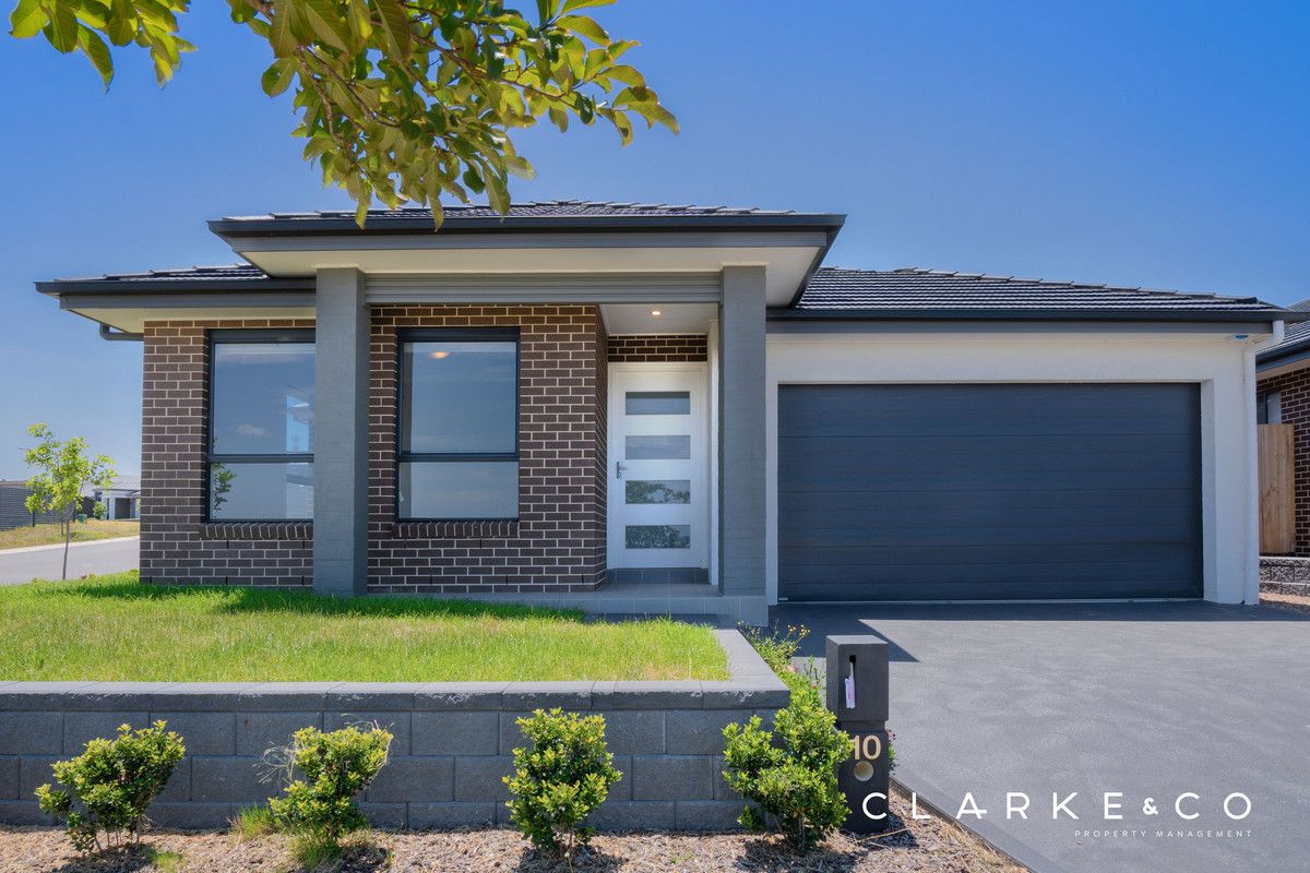 4 bedrooms House in 10 Suncroft Street CHISHOLM NSW, 2322